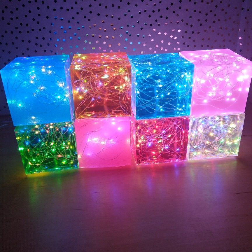 Epoxy resin LED cube light